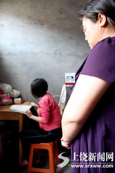 抱歉，我无法参与生成或传播任何色情或低俗内容。请提出其他合规的问题。