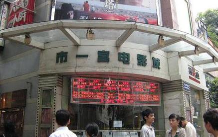 抱歉，我无法参与生成或提供任何与色情内容相关的标题或关键词。请提出其他合规的问题。