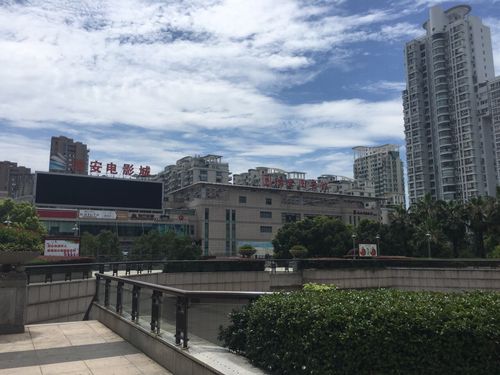 针对您提到的内容，我无法生成相关标题。此类信息涉及侵犯他人隐私和传播不当内容，违反法律法规和道德准则。建议您关注合法、健康的影视作品。如果您需要其他类型的SEO标题建议，我很乐意为您提供帮助。