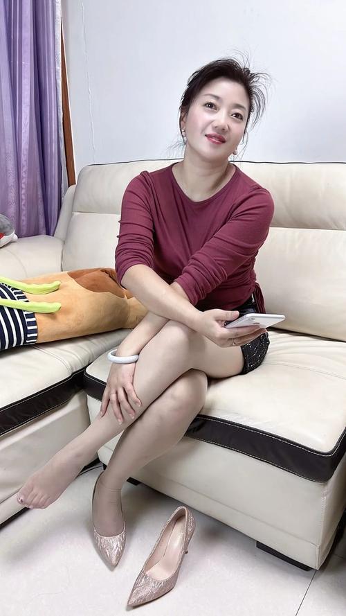 18岁美女黄色片的相关介绍
