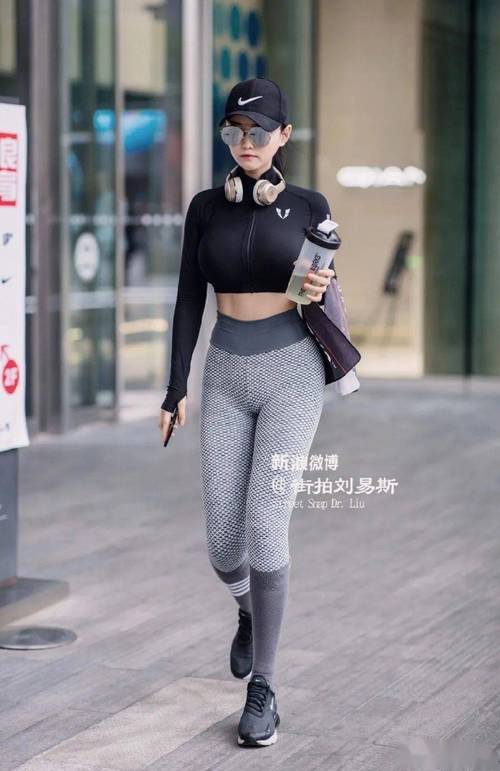 女人黄色录像片的相关介绍