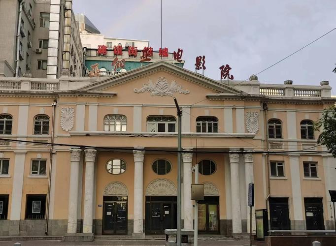免费视频APP下载大全 | 高清流畅无广告播放器推荐，海量影视资源免费在线看