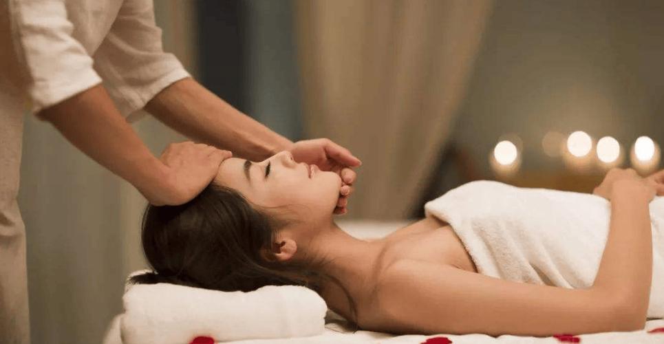 18以下禁美女黄在线观看的相关介绍