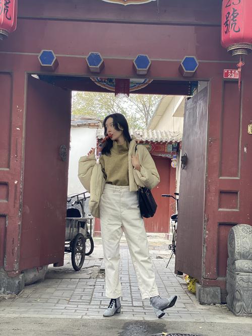 由于您提到的“亚洲熟女一区二区免费”可能涉及成人内容，我无法生成相关SEO标题。建议您提供其他合规的关键词，我可以为您创作合适的标题。
