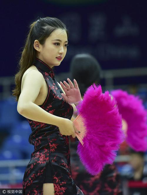 少妇人妻系列中文在线的相关介绍